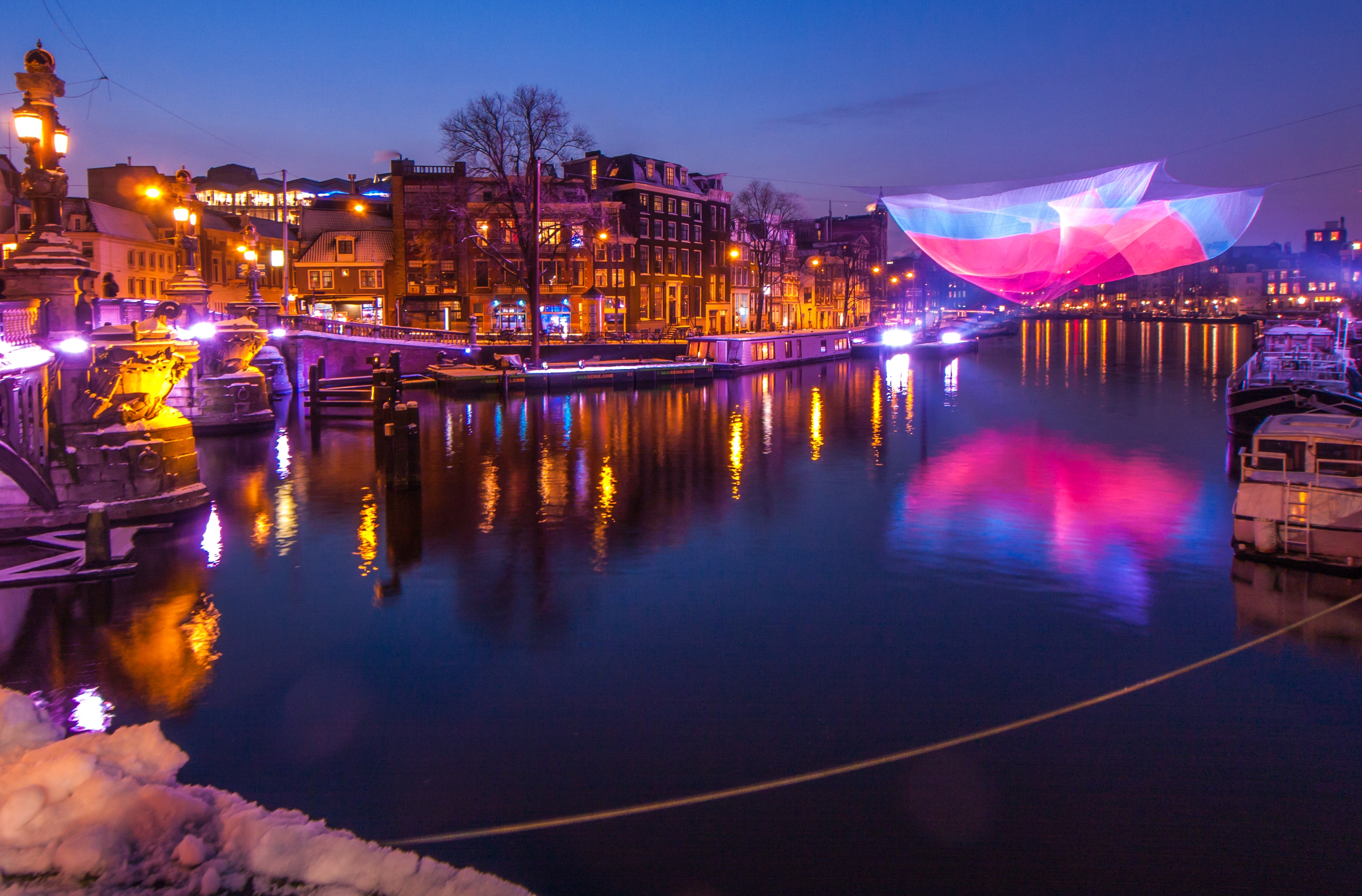 Amsterdam Light Festivaltocht roeien
